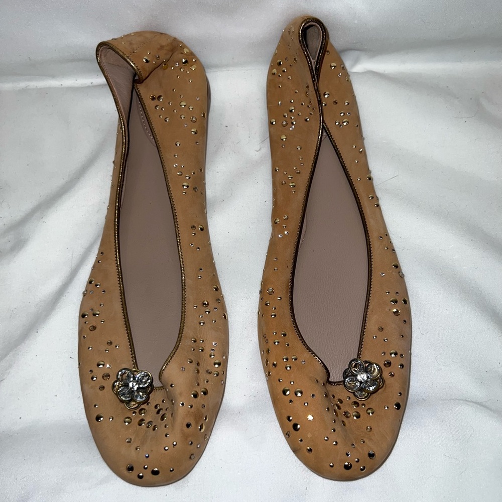 Chloé tan flats with silver studs and flower embellishment - Picture 1 of 2